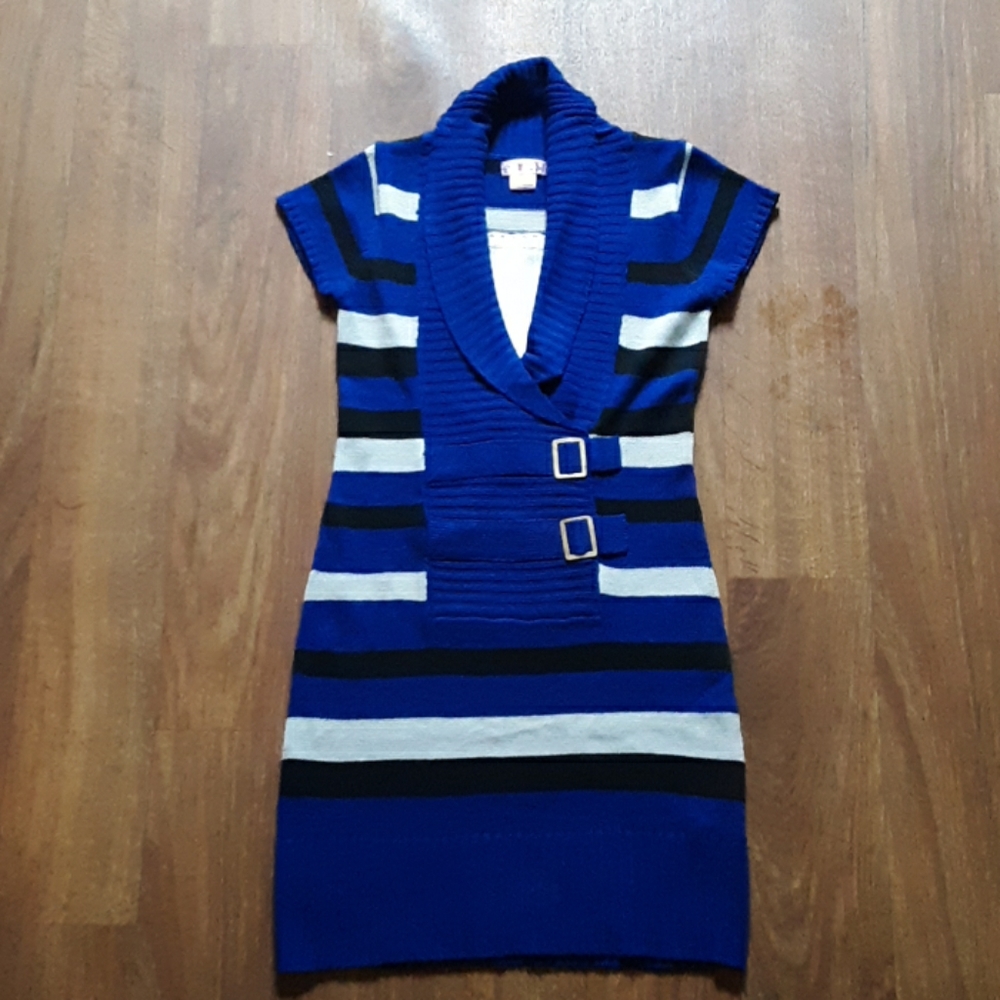 Short sleeve sweater dress